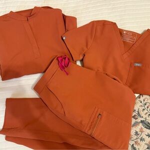 Figs Terracotta Scrub Set